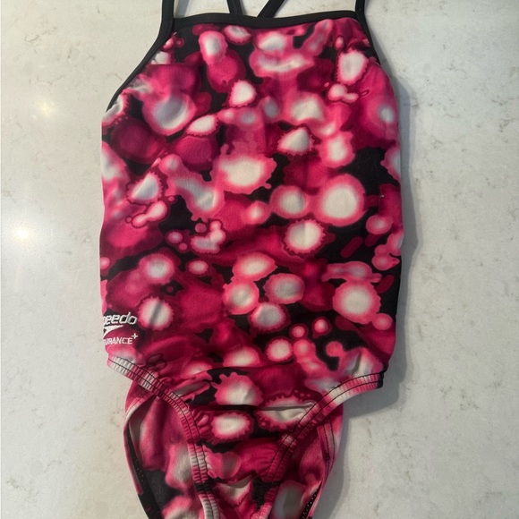 Girls Speedo swimsuit - Picture 1 of 3
